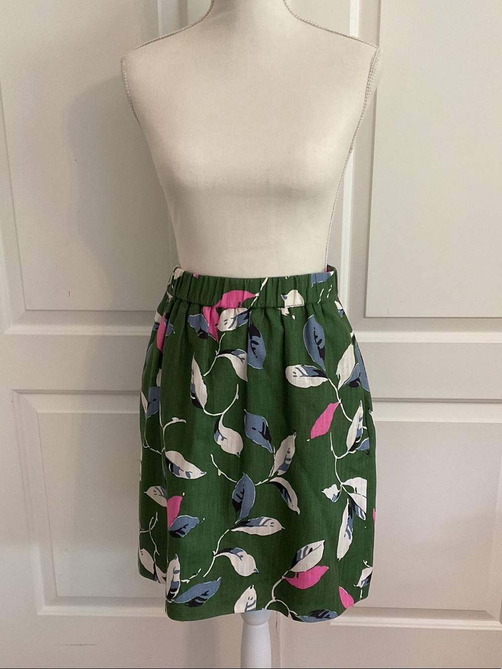 Boden Green Floral Linen Skirt with Pink & Blue Accents - Picture 2 of 10